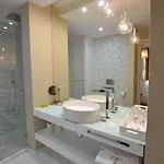Solar Sampaio E Melo 住宿加早餐酒店 特兰科苏