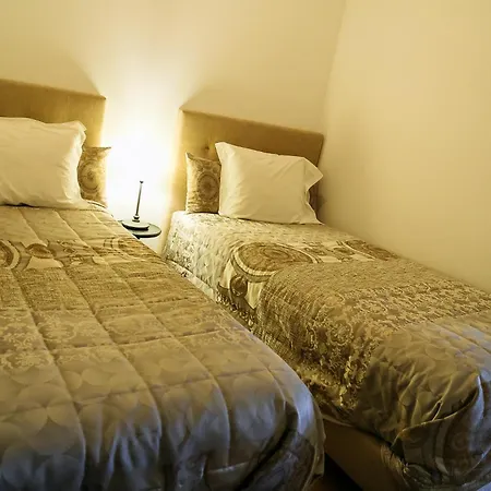 Solar Sampaio E Melo 4*