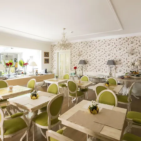 Bed & Breakfast Solar Sampaio E Melo 4*