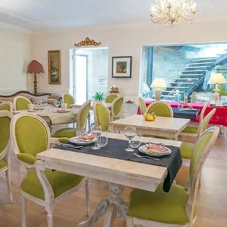 Solar Sampaio E Melo Bed & Breakfast