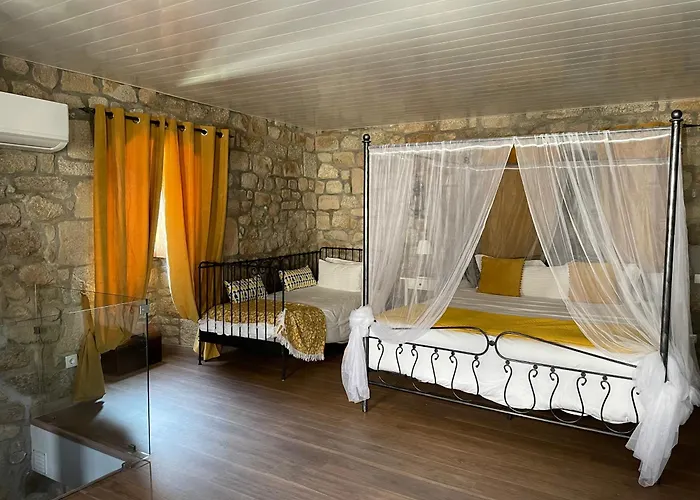 Solar Sampaio E Melo לינה וארוחת בוקר טרנקוזו