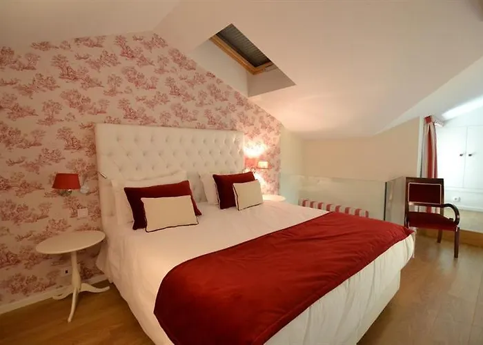 Solar Sampaio E Melo 4*